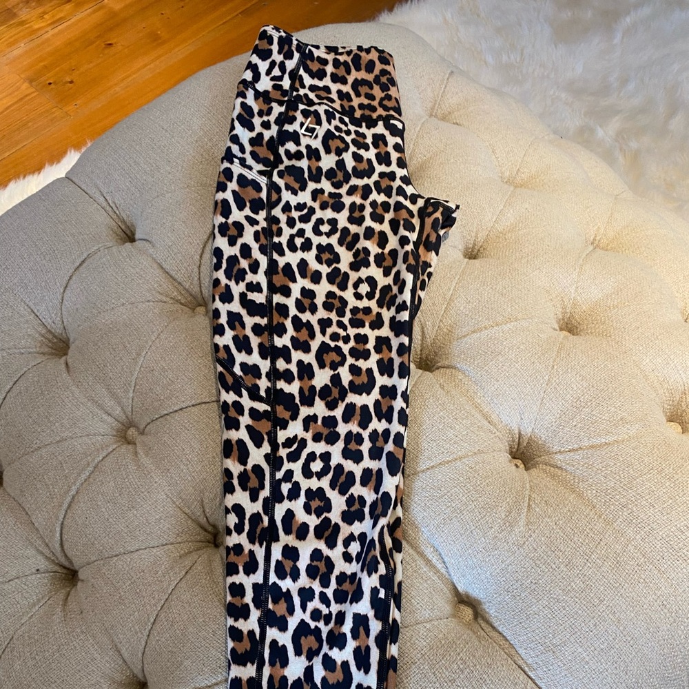 Leopard print leggings with pockets, size s, 25”